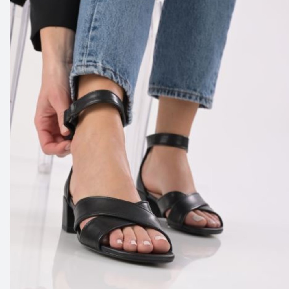 Clarks Leather Heeled Peep Toe Sandals | Comfort, Classy, Timeless Style - Picture 3 of 9